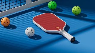 Chồng sững sờ phát hiện vợ ngoại tình nhờ 1 dấu hiệu lạ trên chiếc vợt Pickleball