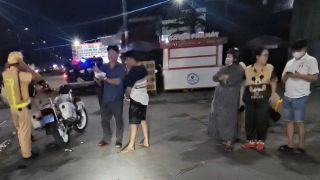 Hiện trường hỗn chiến ‘đẫm máu’ giữa nhóm hơn 10 thanh niên, loạt hung khí khiến nhiều người rùng mình