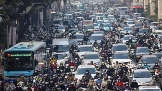 Hàng loạt quy định ô tô có hiệu lực từ 2026: Lệ phí trước bạ đổi, siết khí thải, ưu đãi xe Hybrid