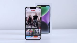 Mua iPhone chơi Tết: Đừng bỏ qua mẫu máy này bộ nhớ 256GB, hiệu năng bao cân, camera nét. tiết kiệm hơn 15 triệu đồng