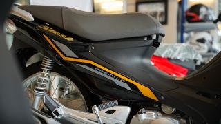 Tin xe hot đầu năm: Suzuki mở bán ‘huyền thoại xe số’ 115cc mới hạ bệ Honda Future giá 39 triệu đồng