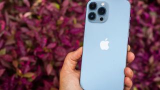 Đây là iPhone tai thỏ nhiều tính năng giống iPhone 17 Pro Max bán rẻ nhất Việt Nam đầu năm 2026