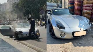 Pontiac Solstice siêu hiếm bốc khói nghi ngút giữa phố cổ Hà Nội, chỉ 3 chiếc tại Việt Nam: Nguyên nhân do đâu? 