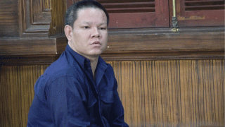 Nhầm cụ ông qua đường là nam thanh niên vừa ẩu đả, gã say rượu hành hung dã man khiến cụ tử vong 