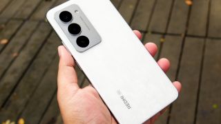 Đây là chiếc điện thoại Xiaomi giá rẻ pin khủng đáng mua nhất đầu năm 2026, có trang bị xịn như Galaxy S25