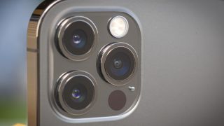 Đây là iPhone Pro màn 6.1 inch rẻ nhất Việt Nam đầu 2026, camera zoom quang, LiDAR như iPhone 17 Pro