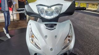 Tin xe cuối tuần: Honda chính thức ra mắt ‘vua xe số’ 110cc mới đẹp hơn Future, giá rẻ 28 triệu đồng