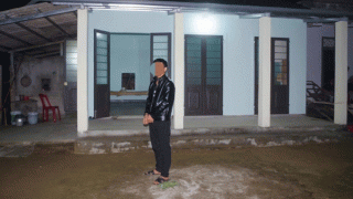 Sợ hãi cảnh nam thanh niên đột nhập nửa đêm, dùng vũ lực cướp tiền của cụ bà: Danh tính kẻ cướp?