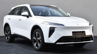 Đối thủ Mazda CX-5 lộ diện: SUV hạng C hybrid sạc điện, chạy pin 150 km, giá chỉ từ 489 triệu đồng