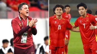 Tin bóng đá tối 18/1: HLV Trung Quốc 'ngồi trên đống lửa'; U23 Việt Nam được mách nước vào chung kết?