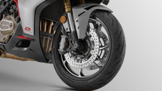 ‘Vua côn tay’ mới chính thức ra mắt: Thể thao hơn Honda Winner R, động cơ át vía Exciter, giá dễ mua