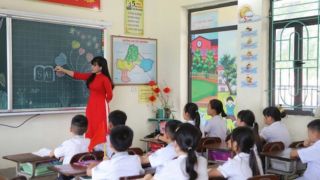 Tuổi nghỉ hưu giáo viên từ 2026 thay đổi ra sao theo Luật Nhà giáo 2025? Nhiều thầy cô đặc biệt quan tâm