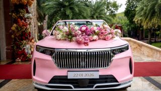 Đám cưới Minh Hoàng – Phương Nhi: 'Siêu xe' Lạc Hồng 900 LX mui trần gây chú ý trong lễ đón dâu