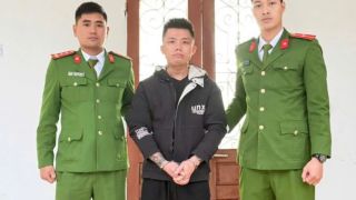 Cái kết 'đắng ngắt' cho gã thanh niên uống rượu say rồi vượt rào gây náo loạn trụ sở công an