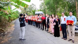 Thợ ảnh đi nhầm đám cưới, chụp trọn lễ người lạ: Chủ studio Cà Mau lên mạng tìm cô dâu, kể lại diễn biến hy hữu