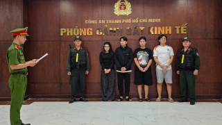 TP.HCM: Lật tẩy đường dây buôn khí cười hoạt động tinh vi của nhóm thanh niên 