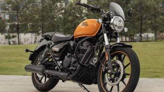 ‘Vua côn tay’ 349cc mới ra mắt với giá rẻ, động cơ mạnh mẽ áp đảo Yamaha Exciter và Honda Winner R