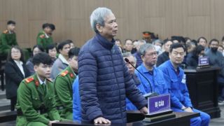 Xét xử cựu Chủ tịch Vicem: Khai nhận 200 triệu đồng 'quà Tết' nhưng nói không mở, không biết gì