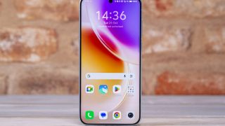 Đây là điện thoại Android nhỏ gọn nhiếp ảnh đẹp nhất Việt Nam, trang bị xịn át vía iPhone 17