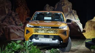 Toyota Hilux 2026 ra mắt Việt Nam: Bán tải Nhật giá từ 632 triệu đồng, ‘đe nẹt’ Ford Ranger