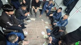 Khởi tố 11 đối tượng liên quan vụ đánh bạc quy mô lớn ở Quảng Ninh, đối diện mức phạt tù đến 7 năm