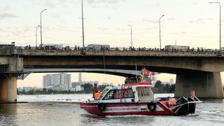 Ám ảnh lời kể của nhân chứng chứng kiến người đàn ông rơi xuống sông Sài Gòn giằng co sự sống trong tích tắc