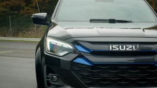 Isuzu tính ‘nước cờ lớn’ với bán tải D-Max PHEV: Nhắm thẳng Ford Ranger, dè chừng BYD Shark 6