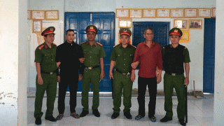 Cha hỗ trợ con trai dùng vũ khí quân sự đánh người khác ở đảo Phú Quý: Lý lịch bất hảo của người con