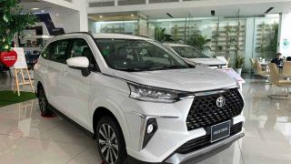 Quyết ‘hạ bệ’ Mitsubishi Xpander, Toyota Veloz Cross giảm giá lăn bánh ‘rẻ như cho’ đầu tháng 2/2026
