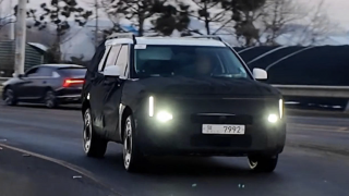 Hyundai Santa Fe facelift lộ diện: Đuôi xe bị chê nay được 'đập đi làm lại'