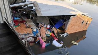 Hiện trường đổ nát vụ sập nhà ở TPHCM: 3 mẹ con gặp nạn nguy kịch, tình hình hiện tại gây chú ý