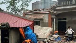 Hiện trường tan hoang vụ nghi chế pháo nổ: Một người tử vong, căn nhà đổ nát sau tiếng động cực mạnh