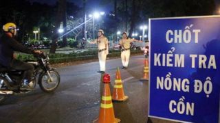 Uống rượu hôm trước, sáng hôm sau vẫn ‘dính’ nồng độ cồn: Bộ Công an lý giải điều nhiều tài xế hay nhầm