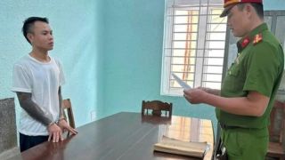 Trộm 7 con chó, dùng súng điện và bình xịt hơi cay chống trả công an: Kẻ manh động bị khởi tố