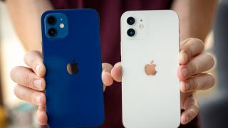 iPhone 11, iPhone 12 không còn hàng mới nhưng hàng cũ rẻ như cho, dùng vẫn ổn vài năm tới