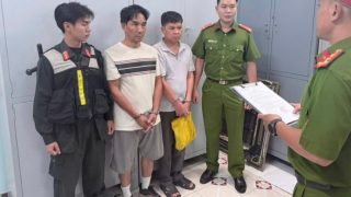 Clip tài xế trèo lên capo, đánh nhau trước cổng sân bay Tân Sơn Nhất: Công an vào cuộc bắt khẩn cấp