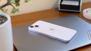 Đây là chiếc iPhone pin trâu nhất hiện nay, giá giờ đã 'cực êm' để ai cũng có thể sở hữu