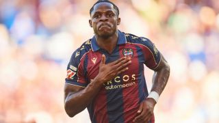 'Vua dội bom' La Liga chờ Man United, từ chối chuyển nhượng khiến CLB chủ quản nóng mắt