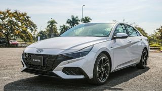 Giá lăn bánh Hyundai Elantra giảm ‘không phanh’ giữa tháng 2/2026, ‘chơi tới bến’ Kia K3 và Mazda3