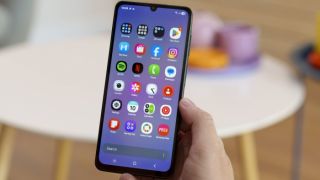 Đây là chiếc Galaxy A mới rẻ nhất Việt Nam, trang bị màn 90Hz nhanh hơn iPhone 16, đẹp như iPhone 17