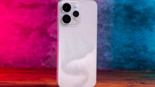 Đây là chiếc điện thoại Android thiết kế đẹp như iPhone 16 Pro Max, giá rẻ bằng nửa đáng mua nhất Tết 2026