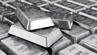 Quỹ bạc lớn nhất thế giới ‘quay xe’ mua ròng kỷ lục từ đầu tháng