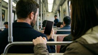 Galaxy S26 Ultra vừa lộ tính năng màn hình ‘chống nhìn trộm’, Xiaomi, OPPO, vivo lập tức ‘sao chép’