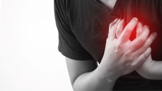 Nam sinh 18 tuổi nhồi máu cơ tim cấp vì quá phấn khích khi chở hoa khôi lớp, hiện sức khỏe ra sao?