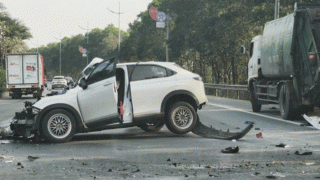 Tin nóng vụ ô tô con biến dạng nghiêm trọng sau cú va chạm với xe chở rác: Tình hình nạn nhân