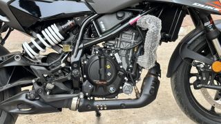 ‘Đè bẹp’ Yamaha Exciter, ‘vua côn tay’ 250cc mới ‘xịn’ hơn Honda Winner R ra mắt giá 53,3 triệu đồng