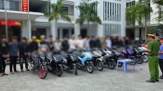 Khởi tố nhóm thanh thiếu niên mang hung khí gây rối trên đường phố sáng mùng 1 Tết, tình trạng nạn nhân hiện tại? 