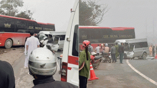 Vụ hai xe khách va chạm mạnh trên Quốc lộ 1 khiến 6 người thương vong: Vợ tài xế xe 44 chỗ tử vong