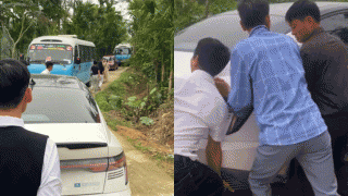 Clip ghi lại hành động gây bất ngờ vụ đoàn đám cưới bị một ô tô con chắn lối hết đi vào nhà gái