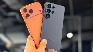 Galaxy S26 Ultra và iPhone 17 Pro Max ‘đại chiến’ đỉnh cao: Ai mới là vua smartphone 2026?